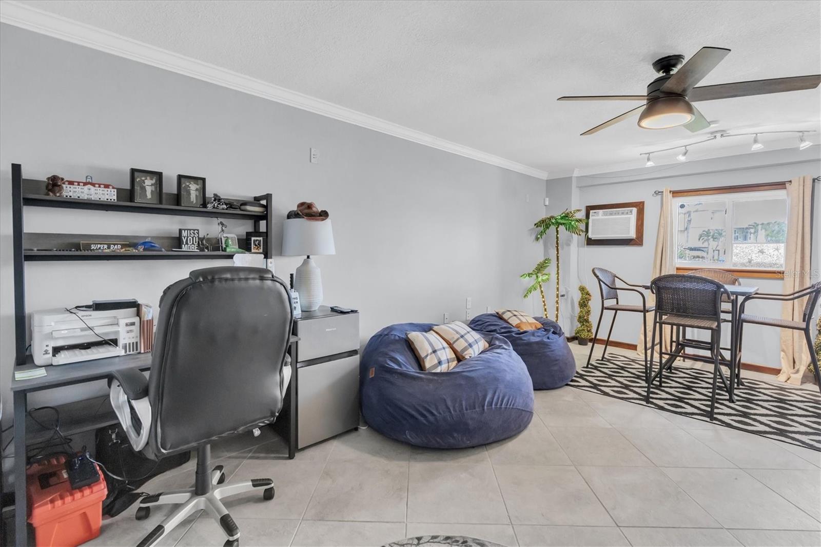 PALMS OF TIERRA - Residential