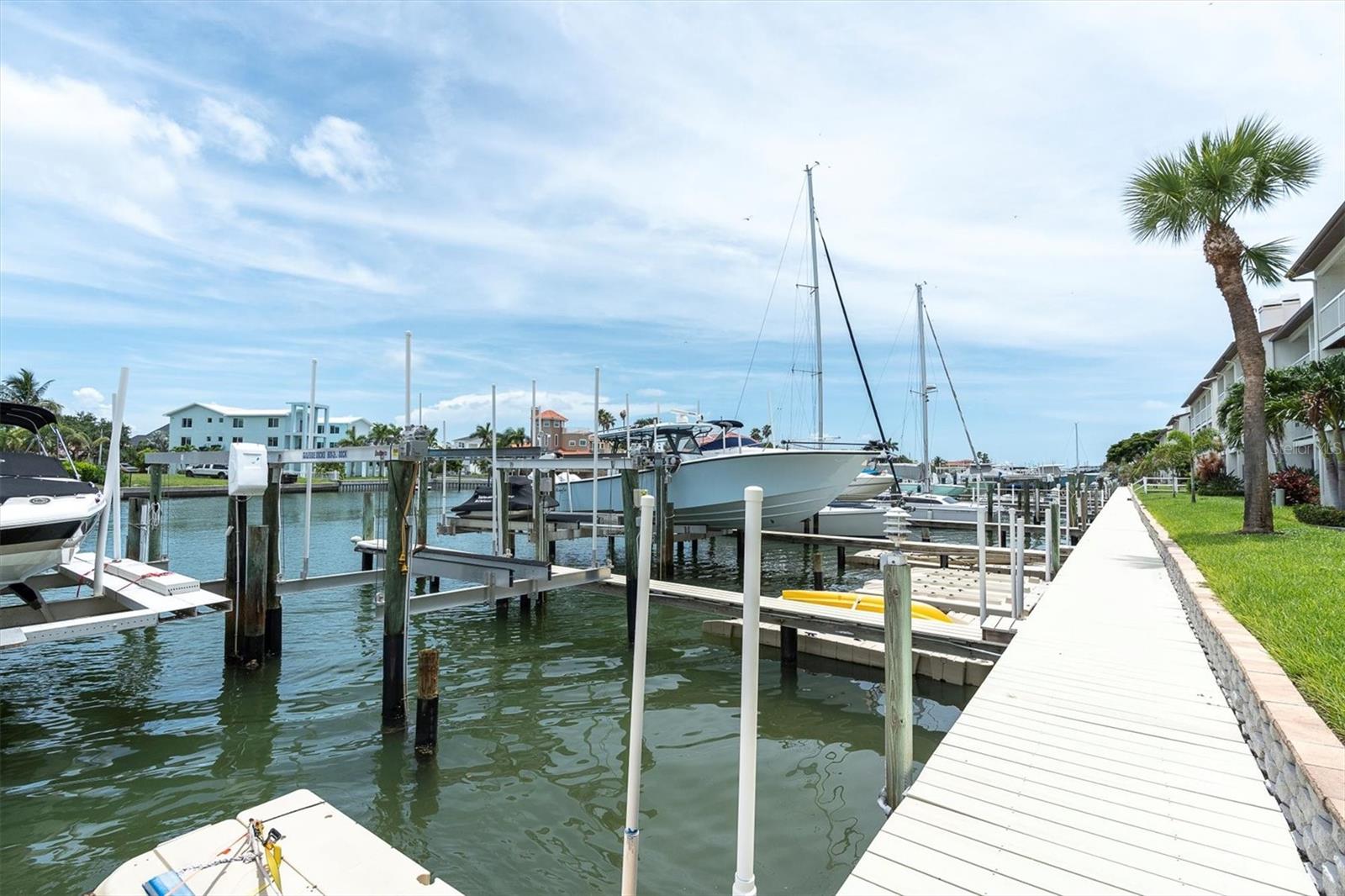 PALMS OF TIERRA - Residential