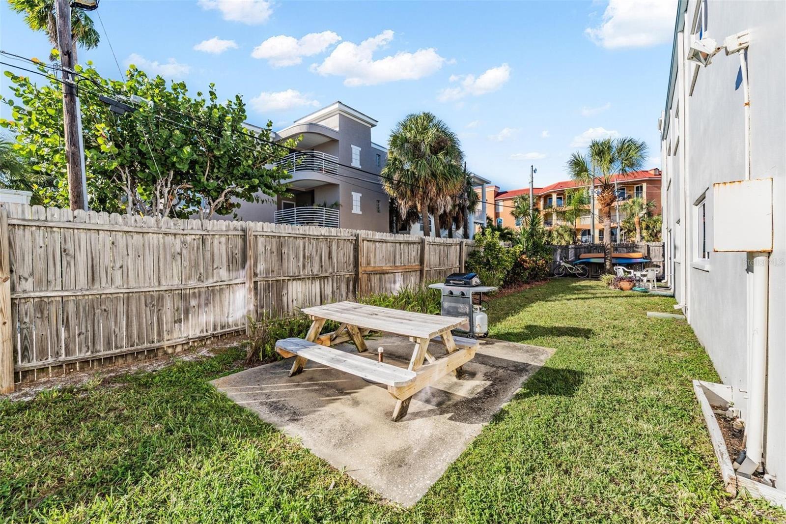 SEA TREAT CONDO - Residential