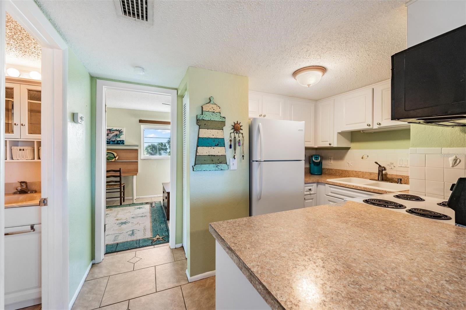 SEA TREAT CONDO - Residential