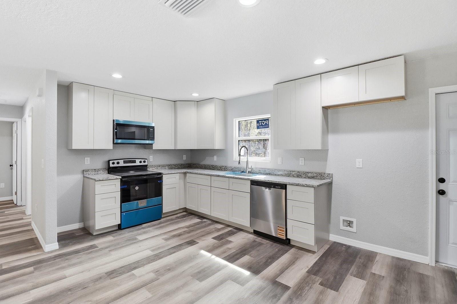 SHERWOOD ACRES UNREC SUB - Residential