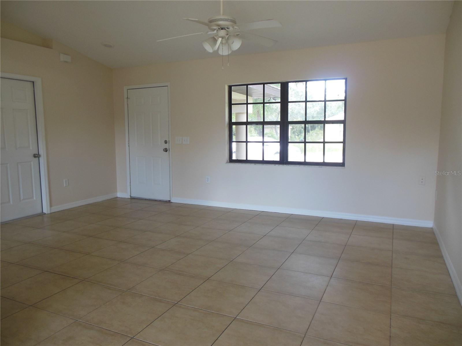 1450 DORIS STREET