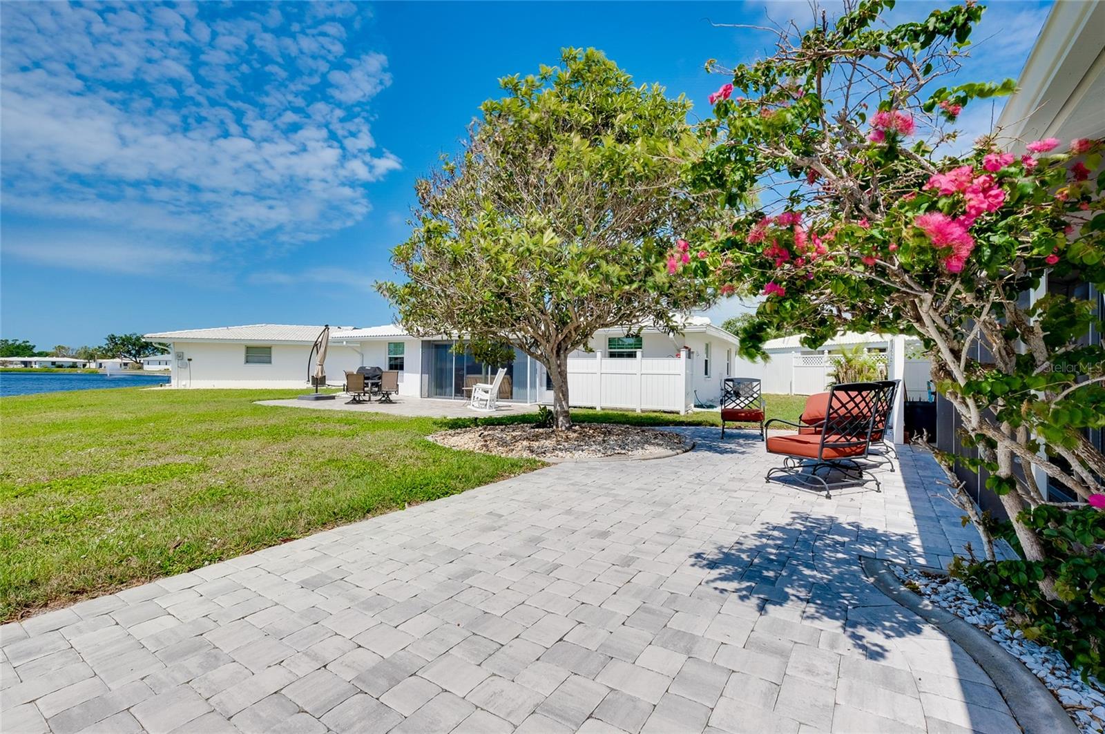 553 CIRCLEWOOD DRIVE T11