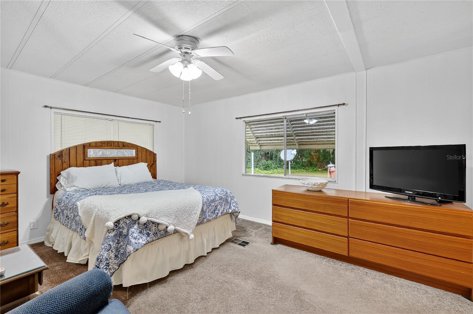 336 IVANHOE CIRCLE