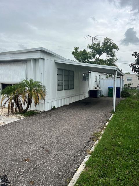 A home in SEMINOLE