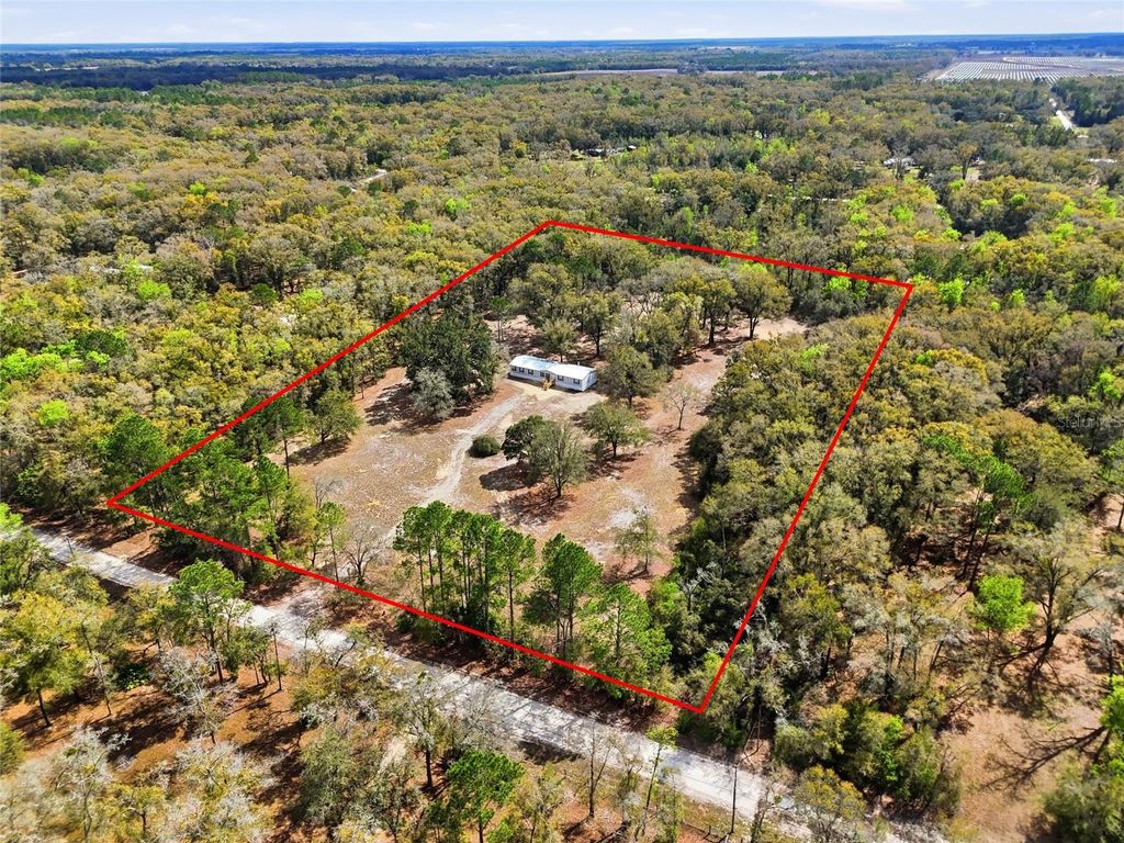 Photo of 8469 SE 71st Street, Newberry, FL 32669 (MLS # GC538289)