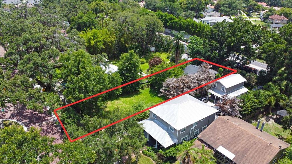 Photo of 800 Ellwood Avenue, Orlando, FL 32804 (MLS # O6420244)
