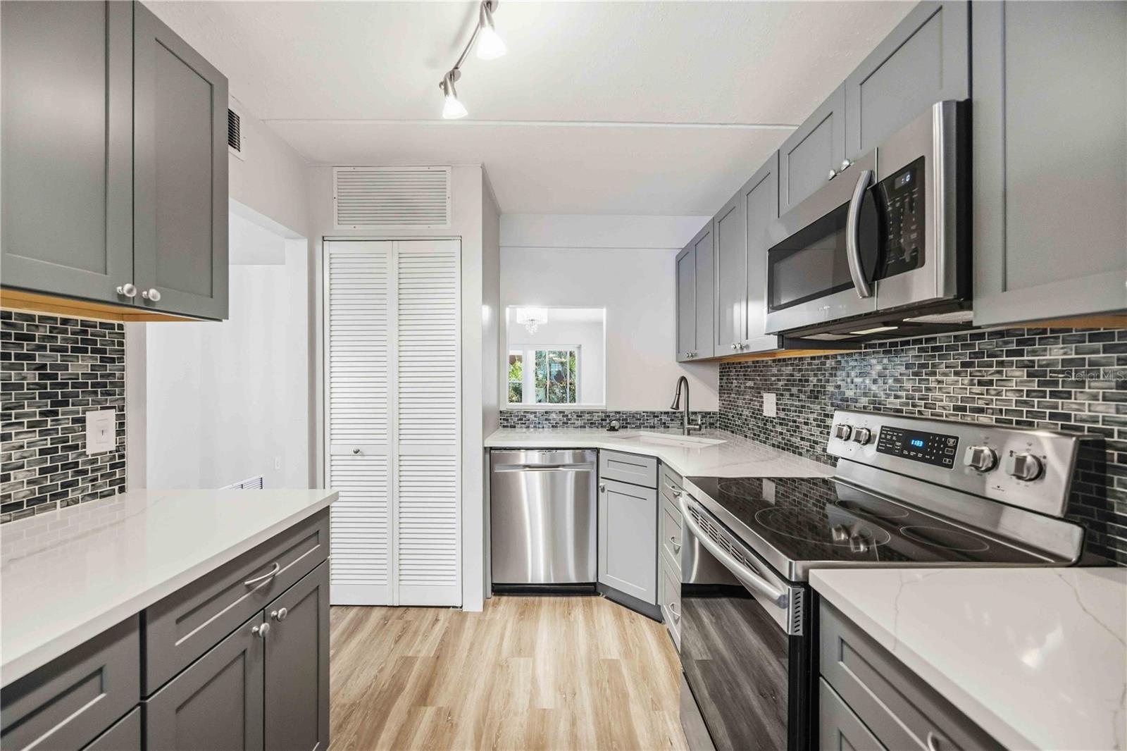 BELLA COSTA I - Residential