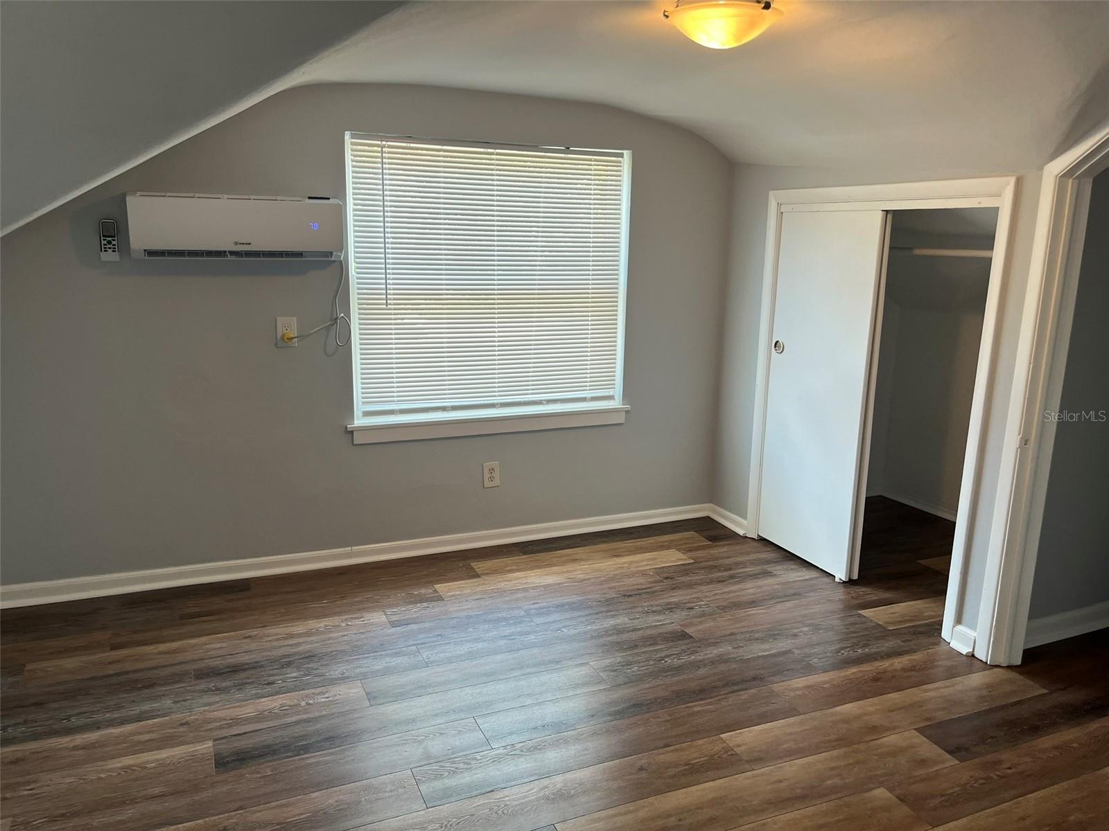 SHELTON HEIGHTS - Residential Income