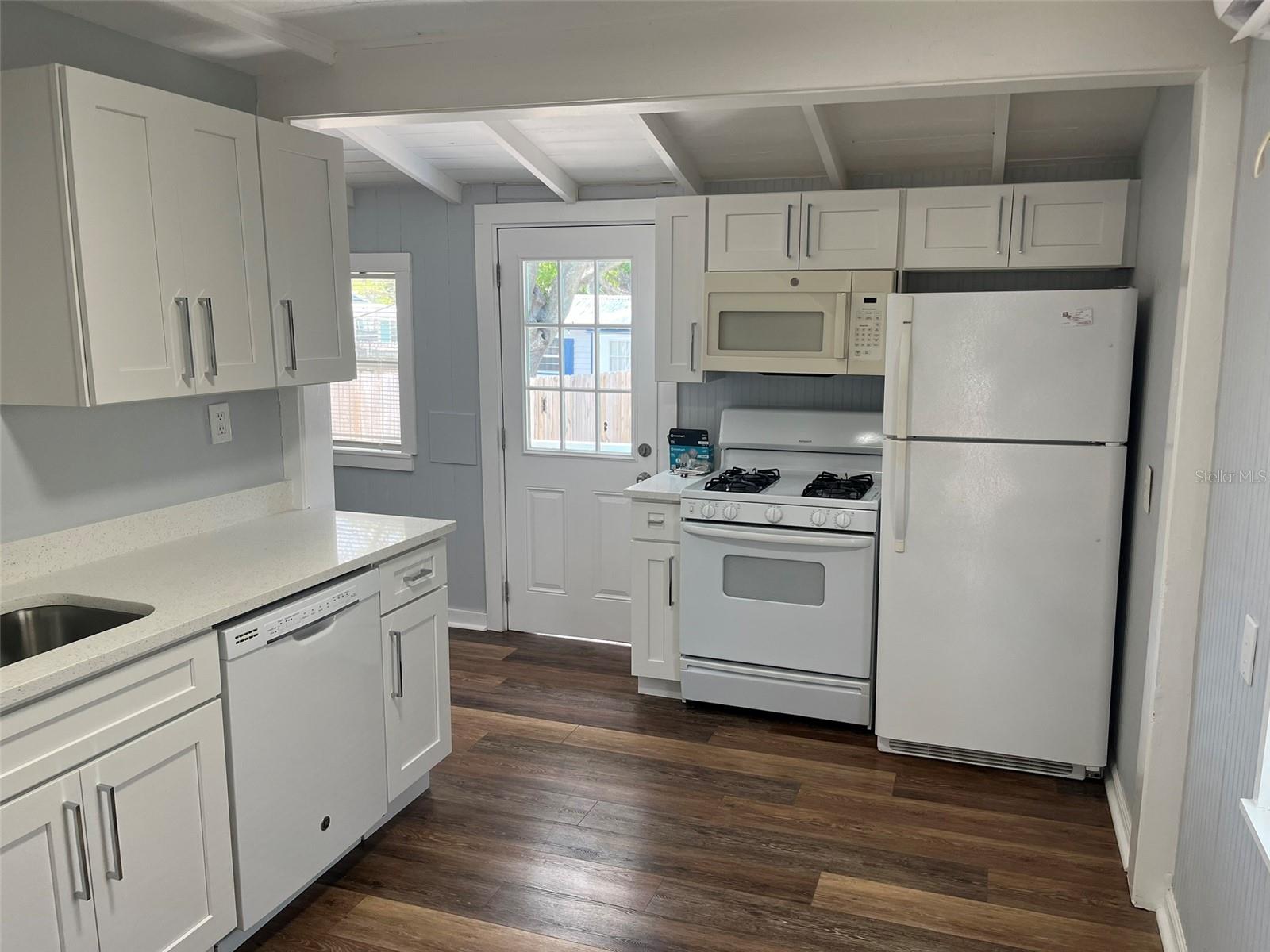 SHELTON HEIGHTS - Residential Income