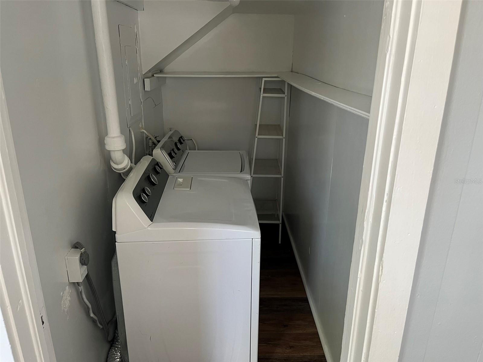 SHELTON HEIGHTS - Residential Income