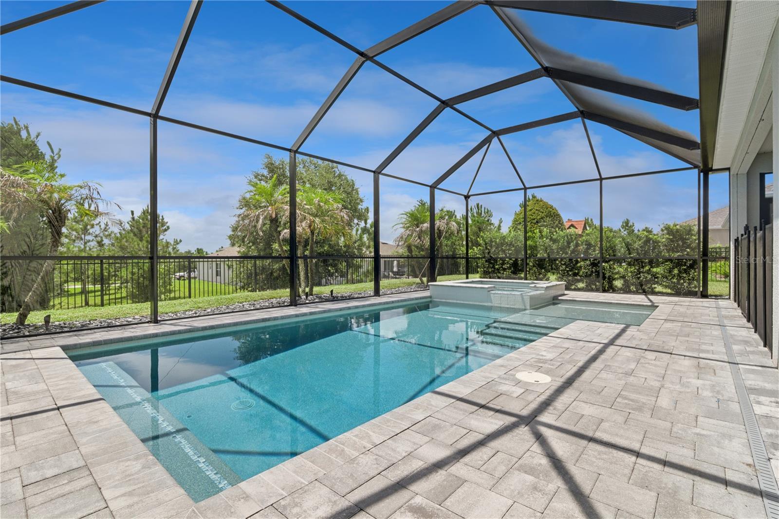 464 WEDGEWORTH LANE