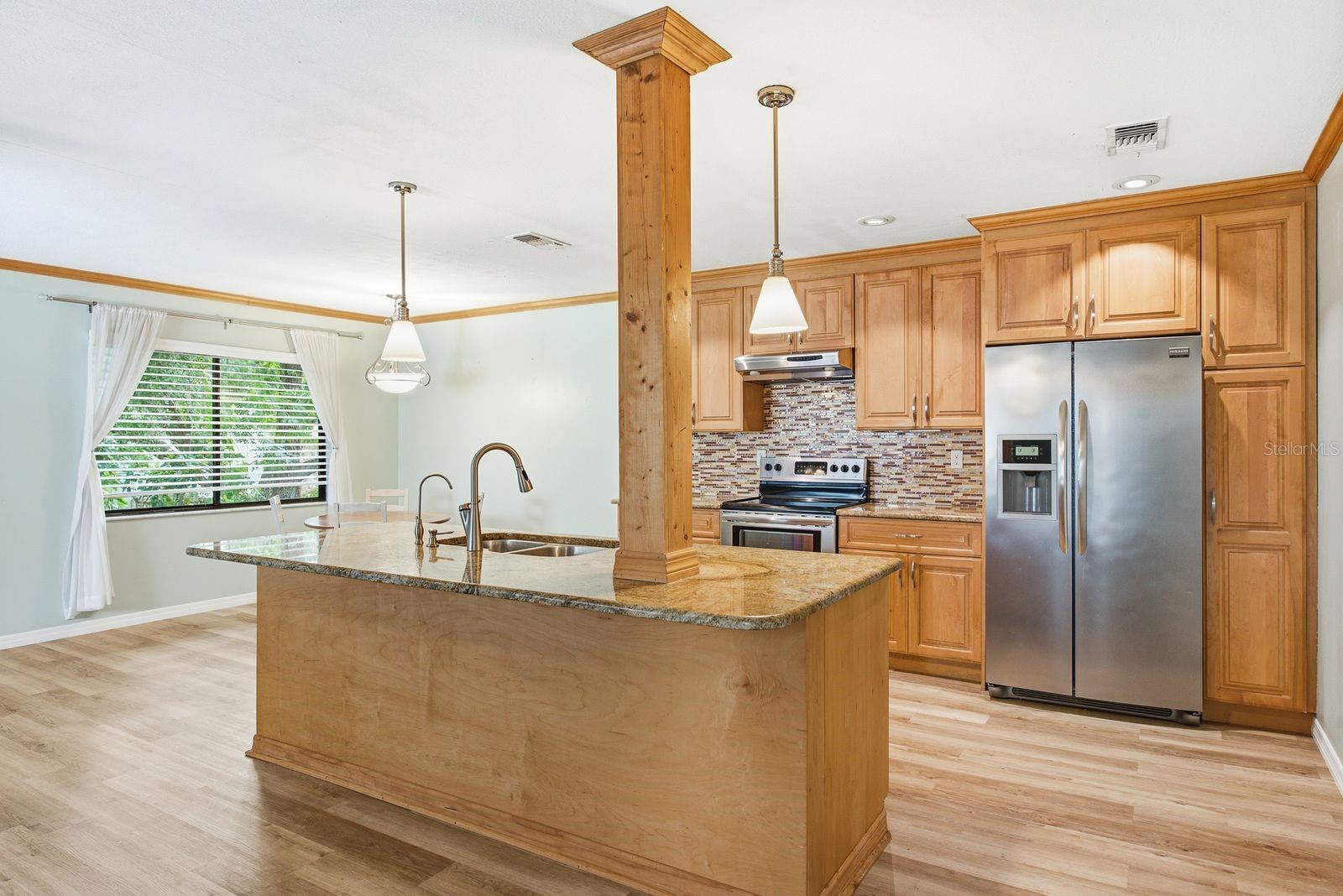 511 MISTLETOE COURT C