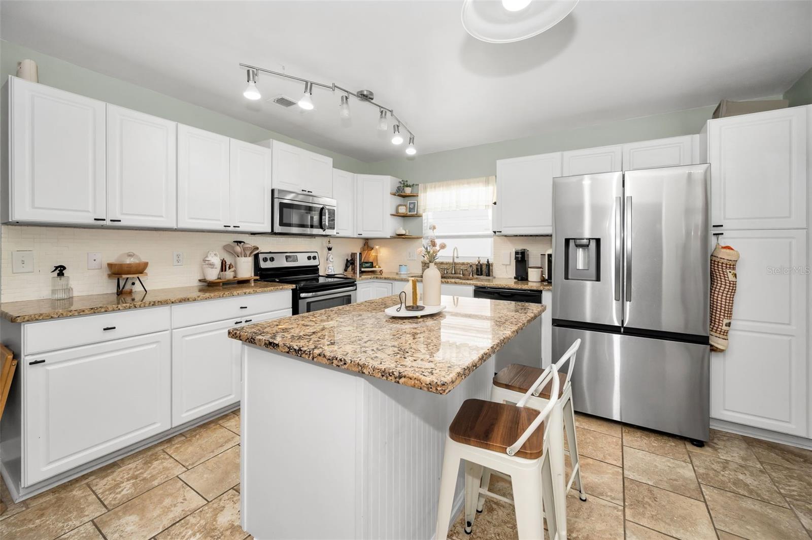 FAWN RIDGE VILLAGE F UN 1 - Residential