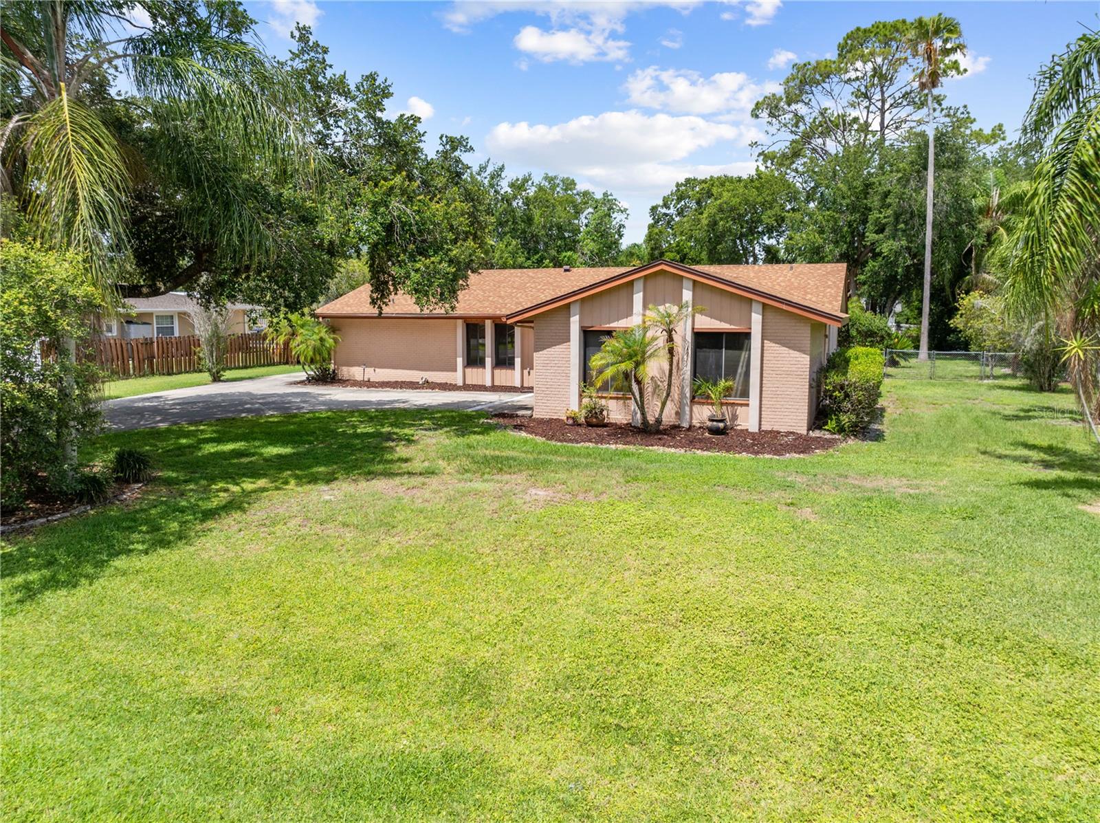2440 CRANE COURT