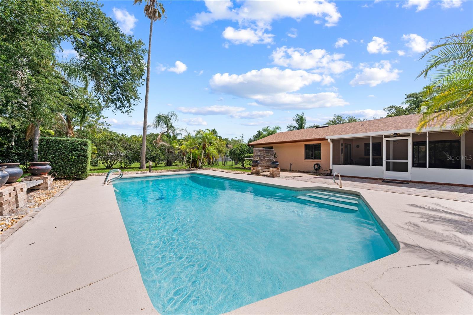 BAY LAKE ESTATES - Residential