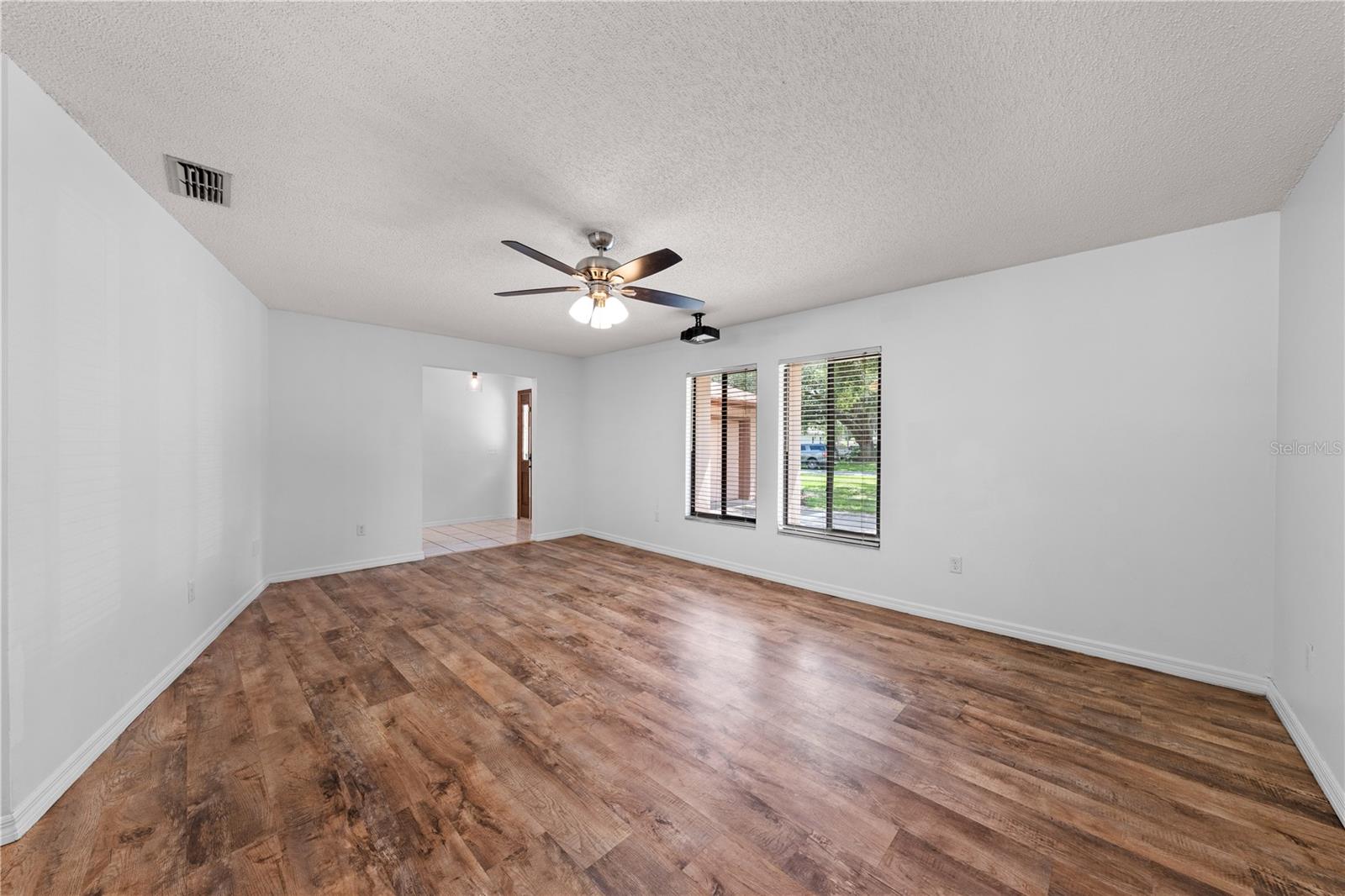BAY LAKE ESTATES - Residential