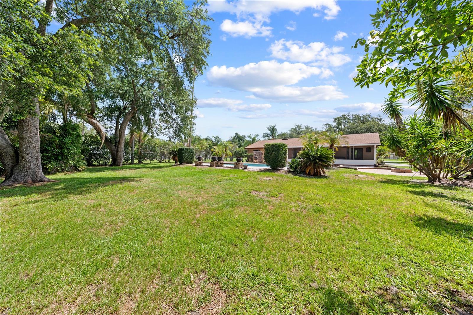 BAY LAKE ESTATES - Residential