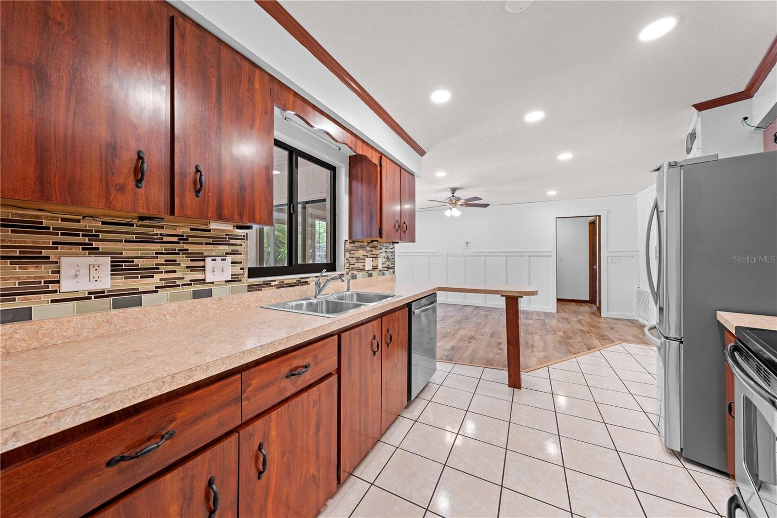 BAY LAKE ESTATES - Residential