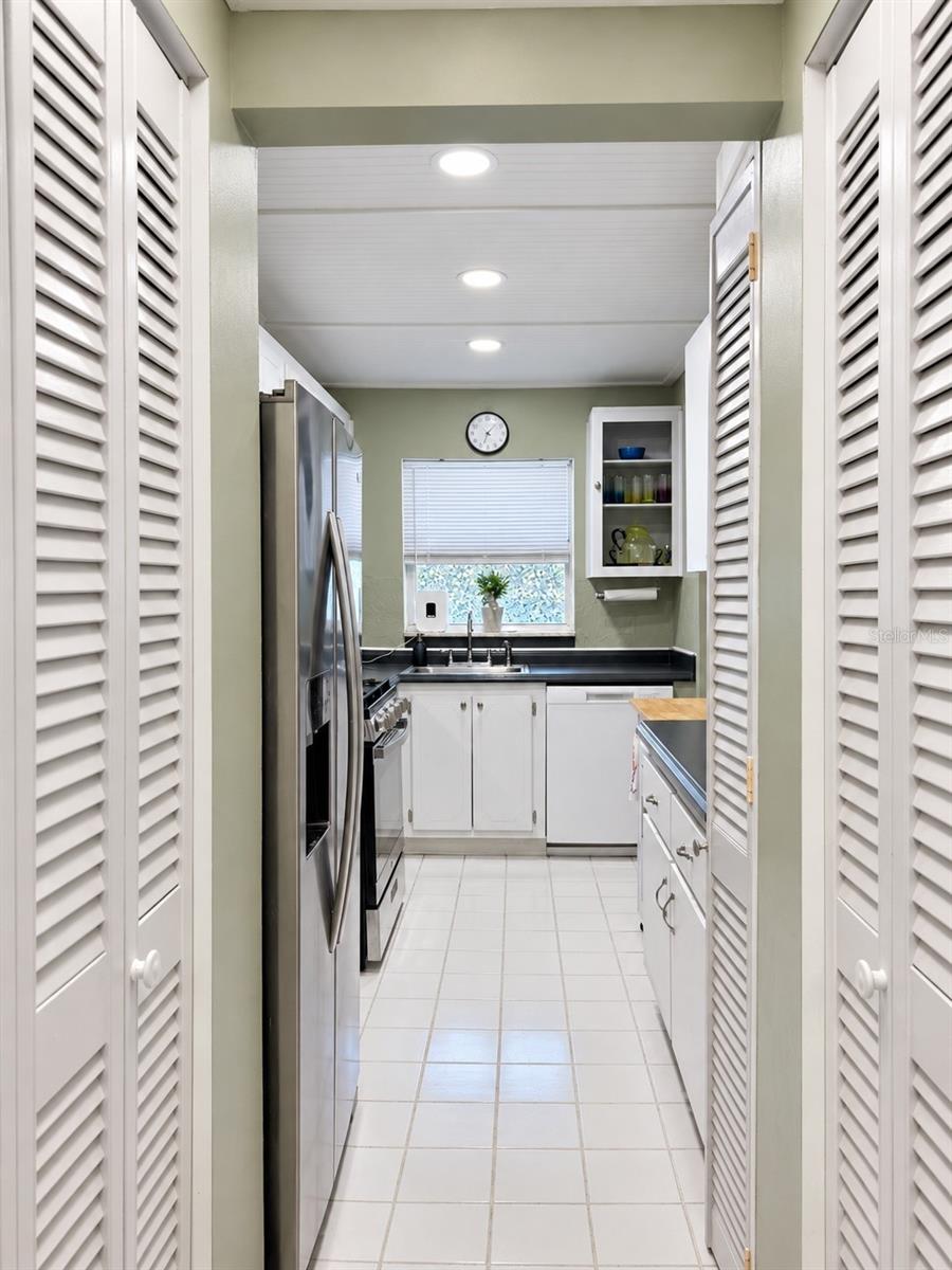 200 EL CAMINO DRIVE 102