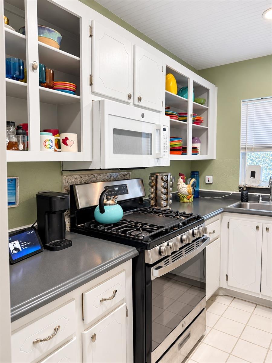 200 EL CAMINO DRIVE 102