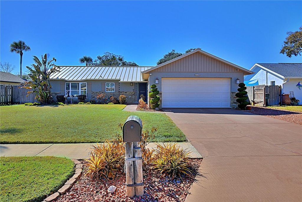 Photo of 1228 Mardrake Road, Daytona Beach, FL 32114 (MLS # V4947255)