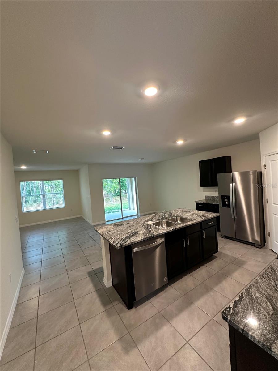 LAKE DIAMOND NORTH - Residential Lease