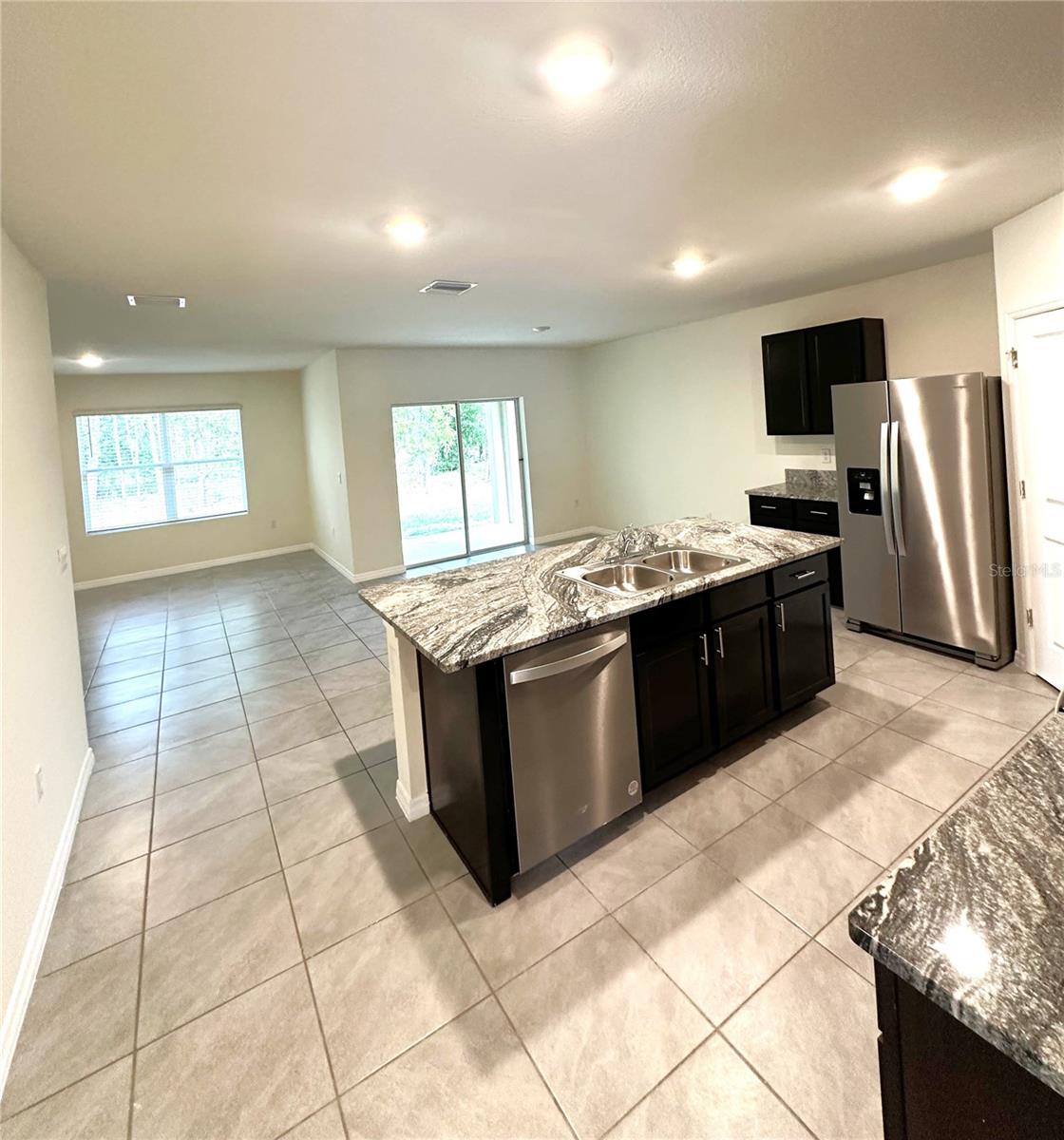 LAKE DIAMOND NORTH - Residential Lease