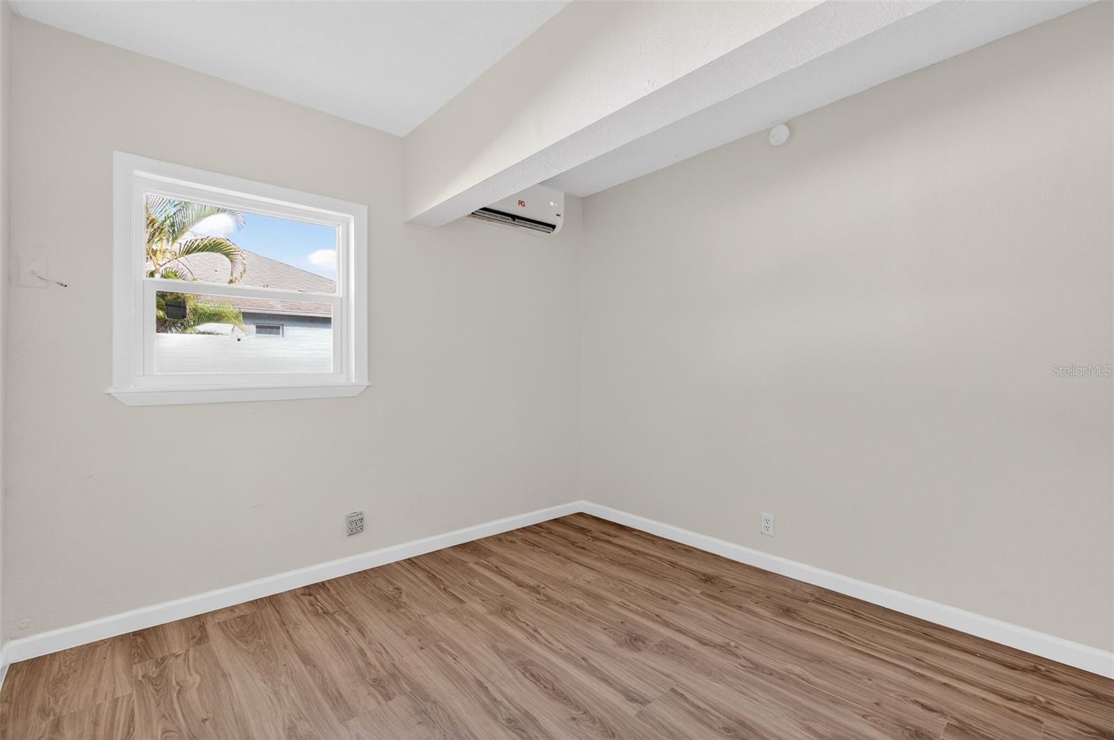 PINE LAKE PARK - Residential Lease