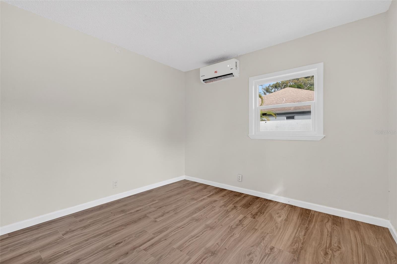 PINE LAKE PARK - Residential Lease