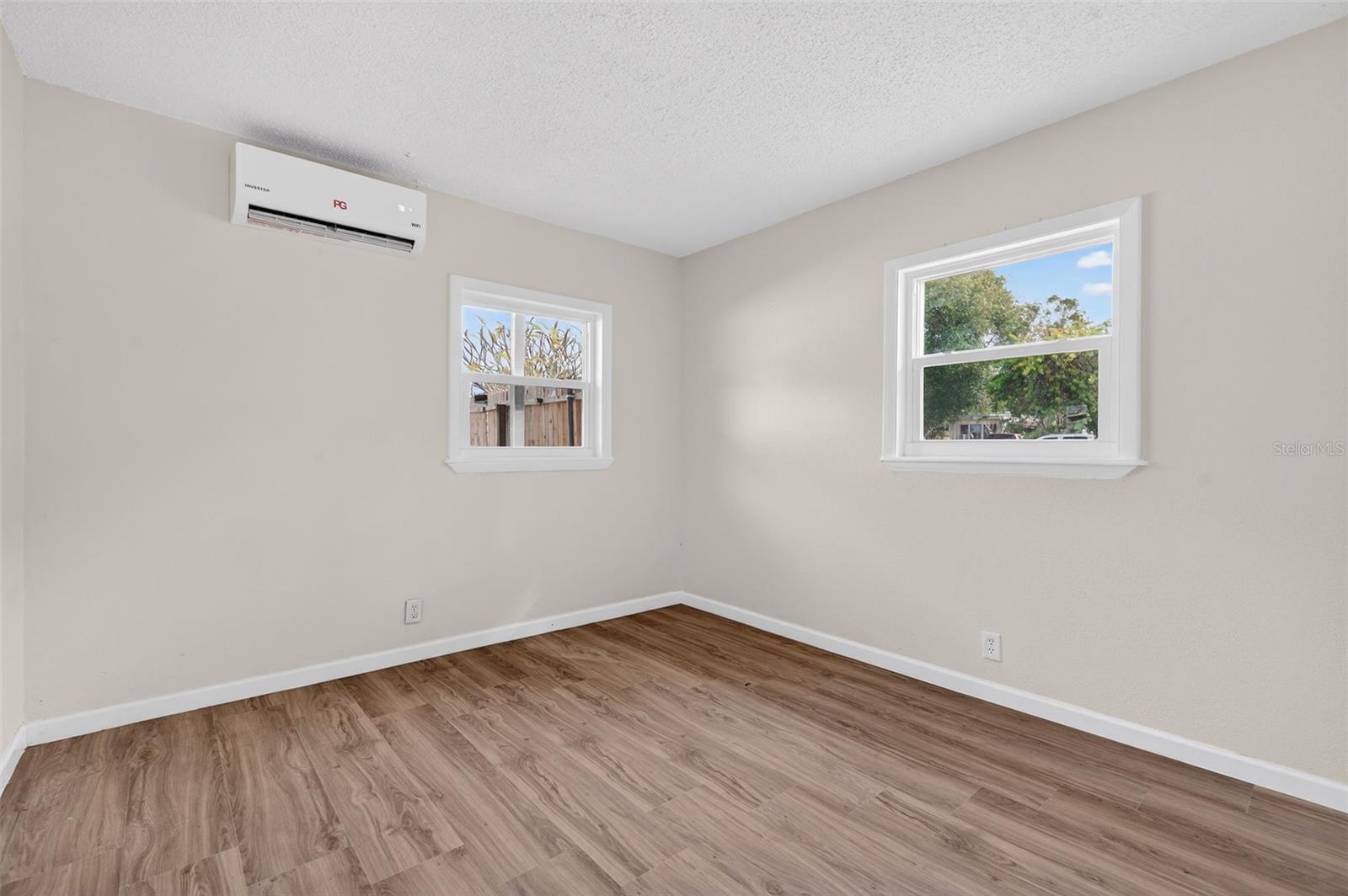 PINE LAKE PARK - Residential Lease