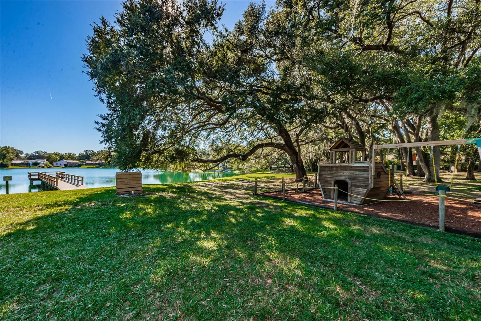 LAKE VALENCIA - - Residential