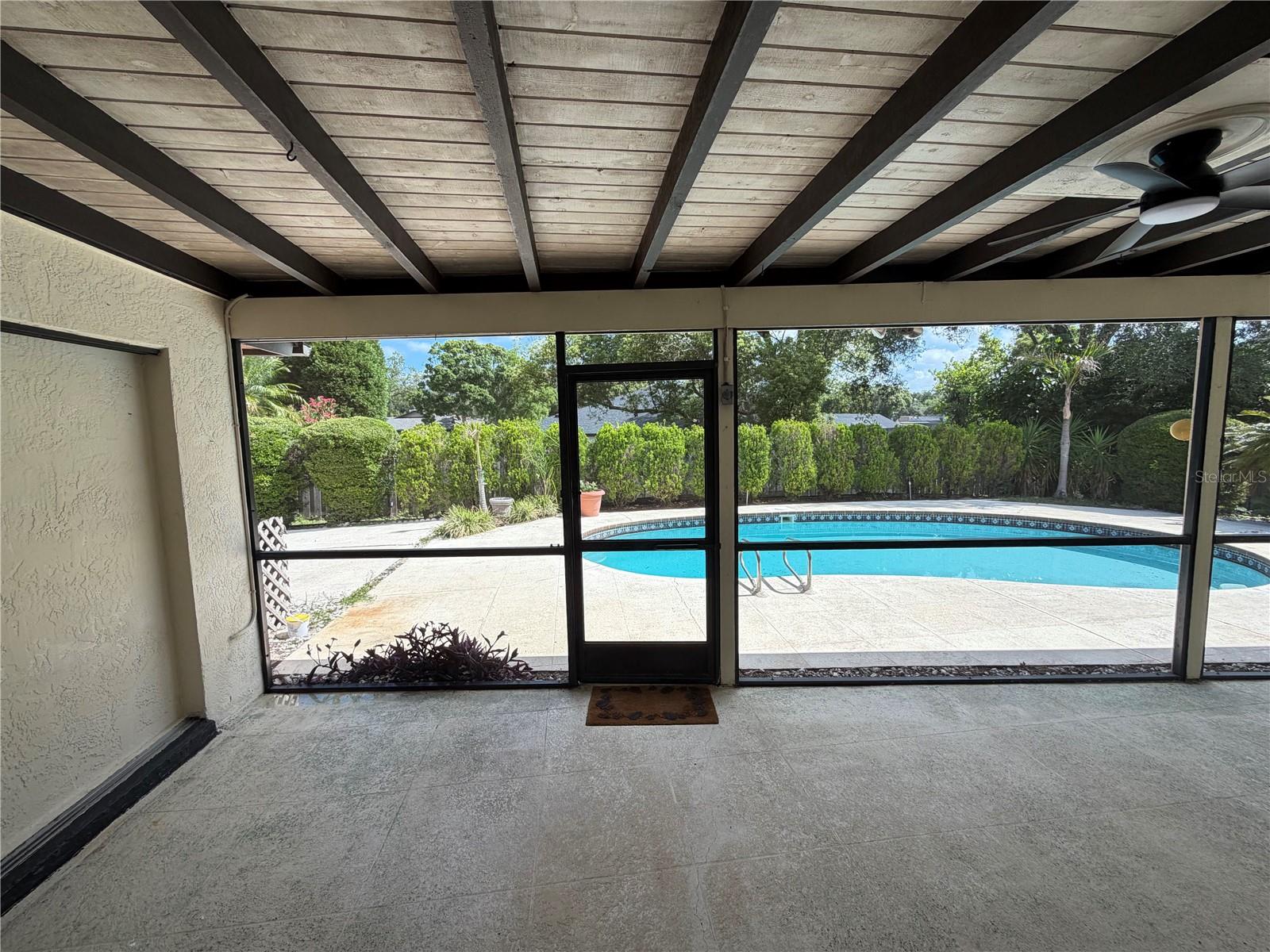 LAKE VALENCIA - - Residential