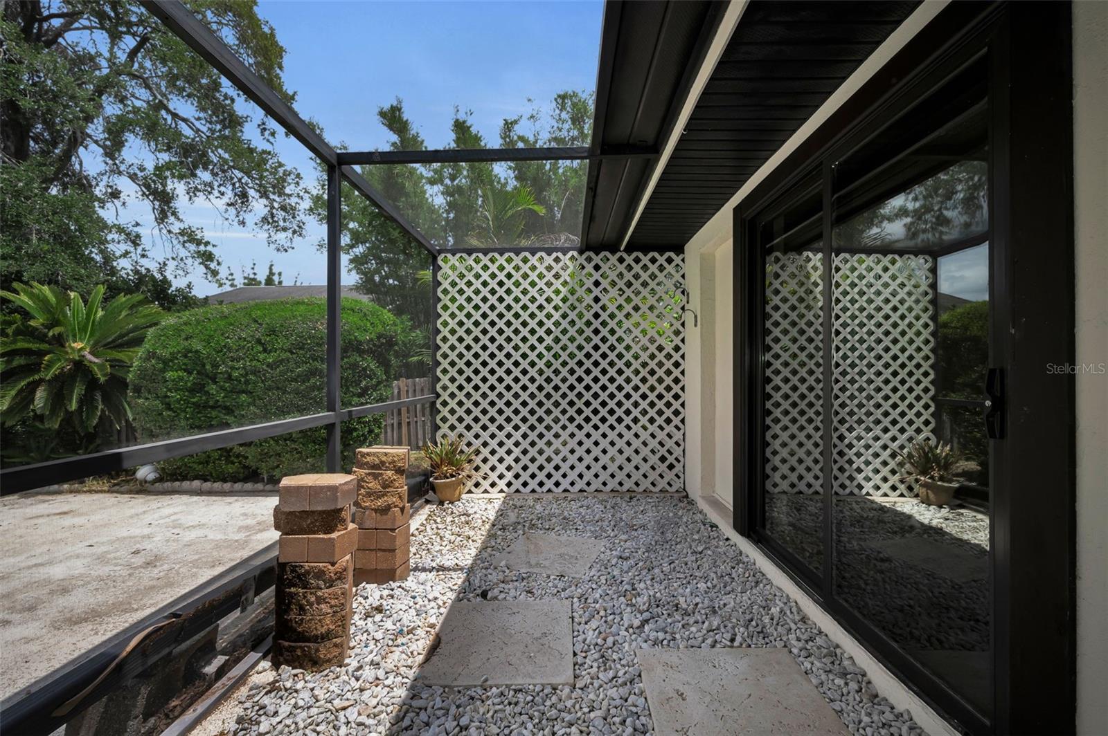 LAKE VALENCIA - - Residential