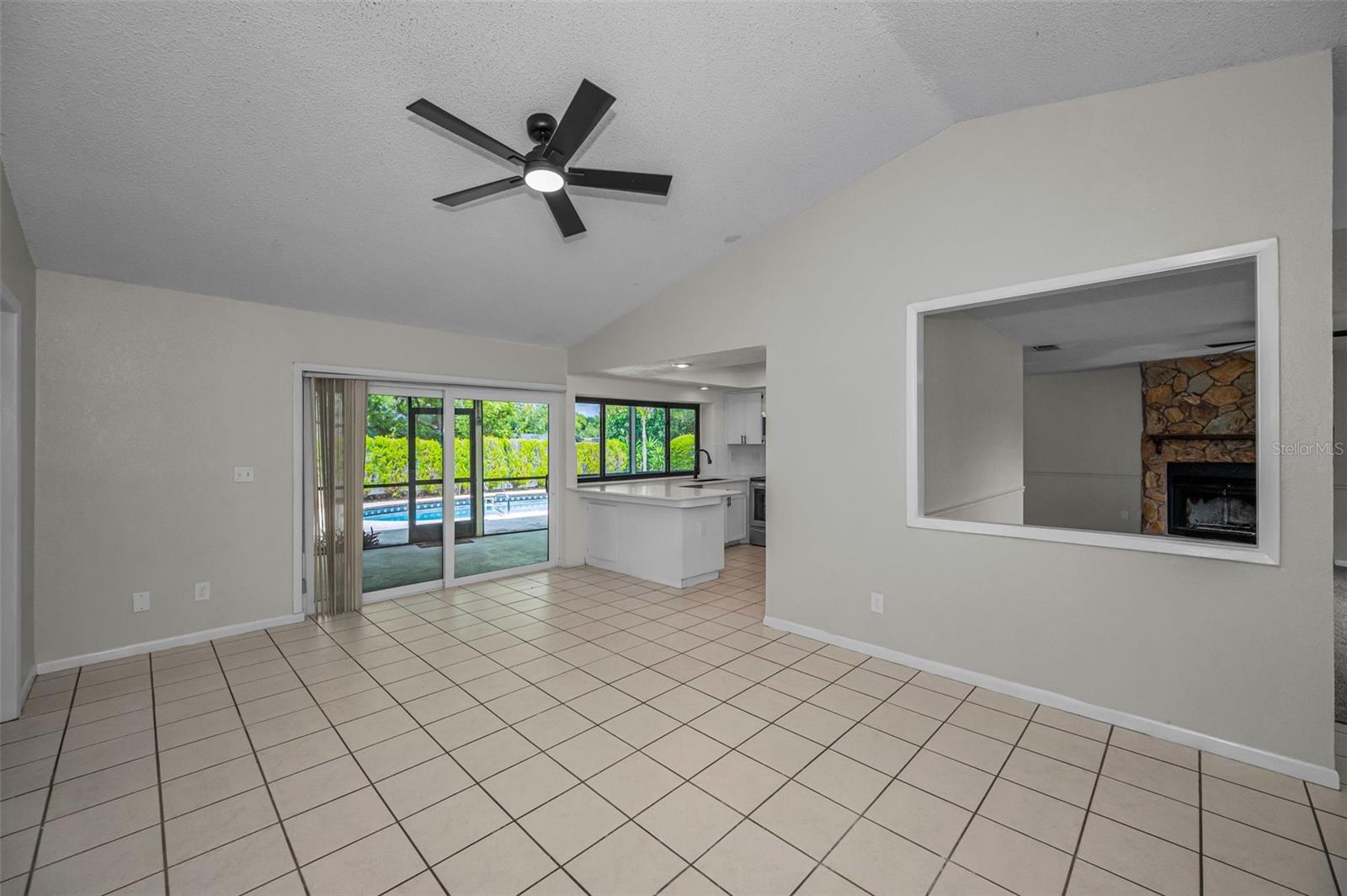 LAKE VALENCIA - - Residential