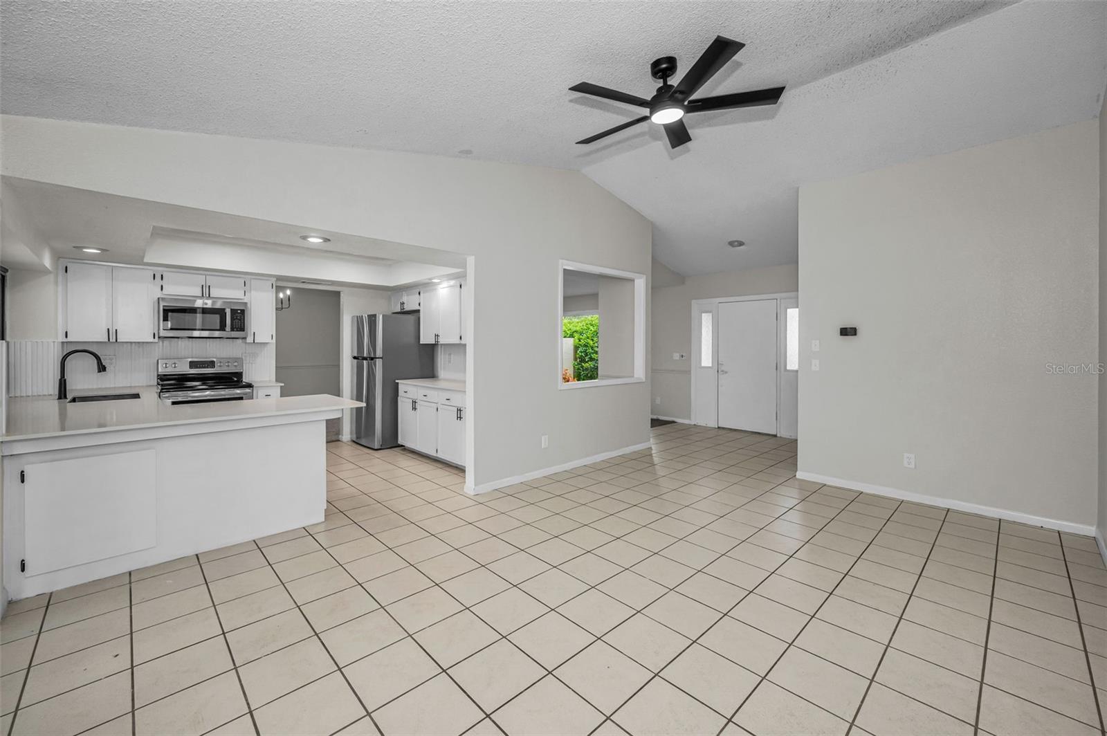 LAKE VALENCIA - - Residential