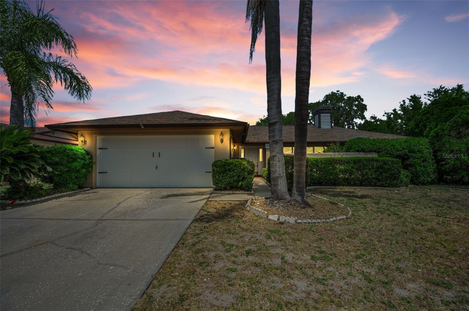 LAKE VALENCIA - - Residential