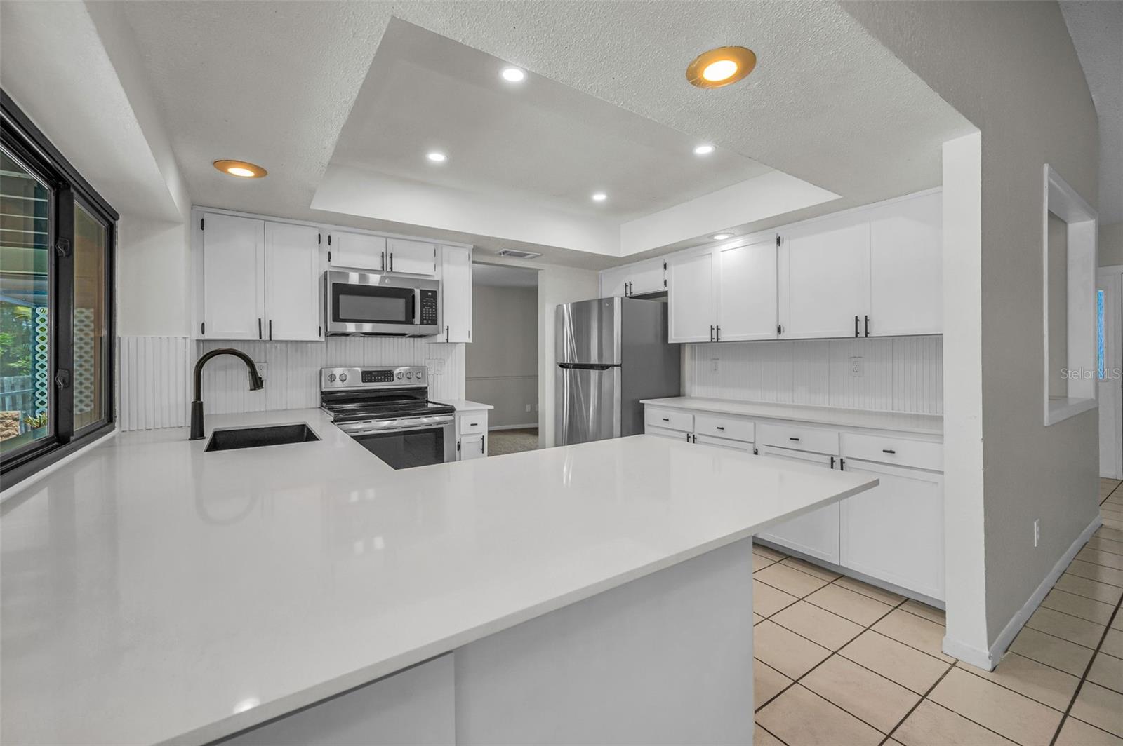 LAKE VALENCIA - - Residential