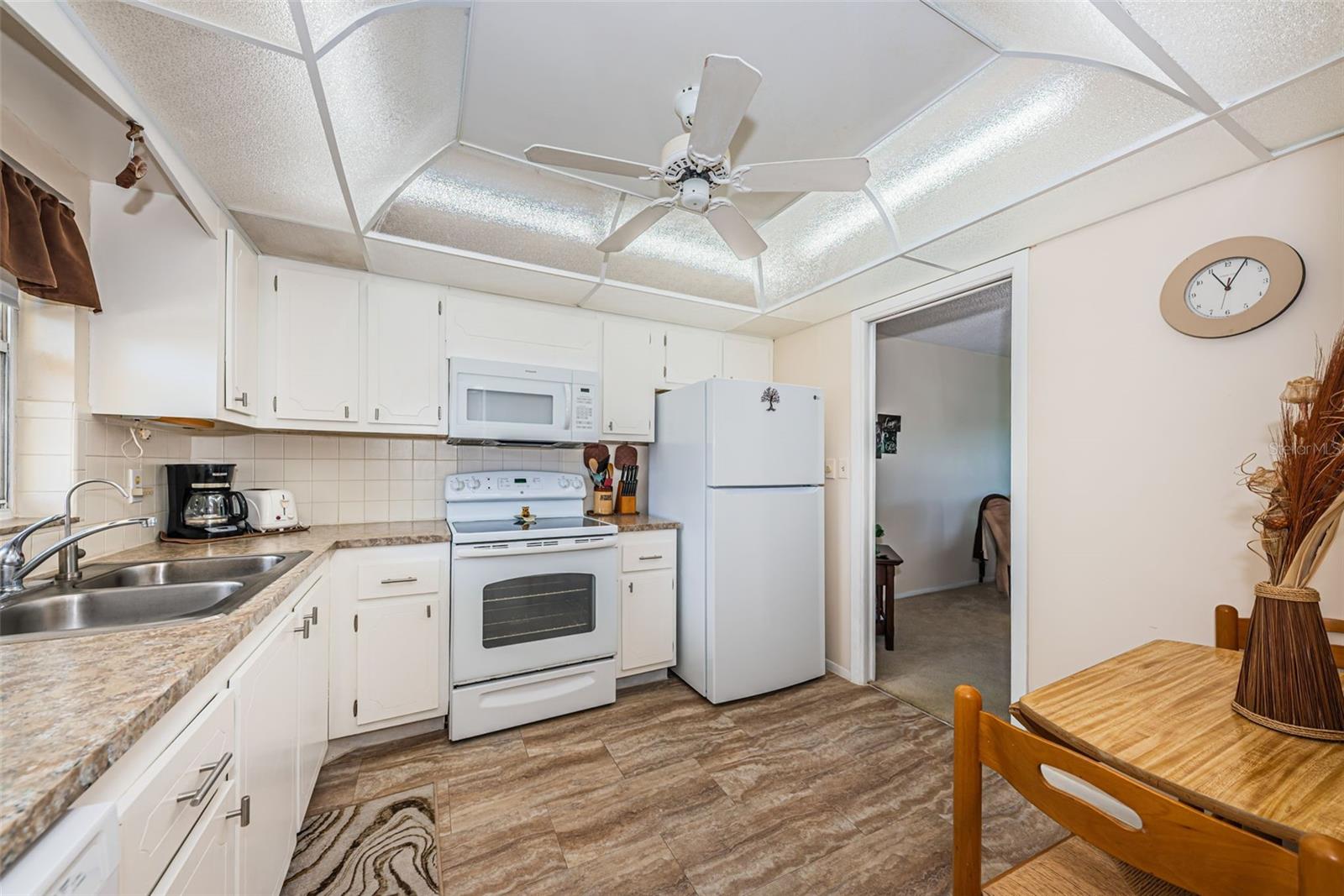 COLUMBIA TOWERS CONDO - Residential