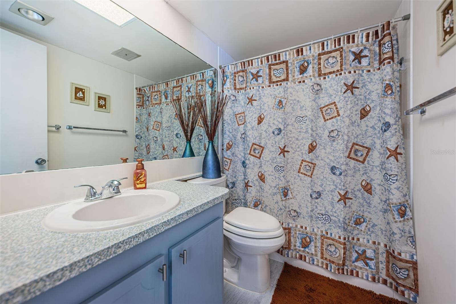 COLUMBIA TOWERS CONDO - Residential