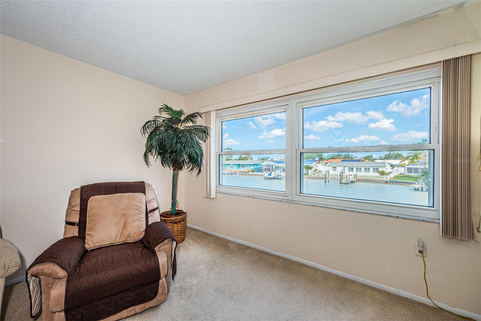 COLUMBIA TOWERS CONDO - Residential