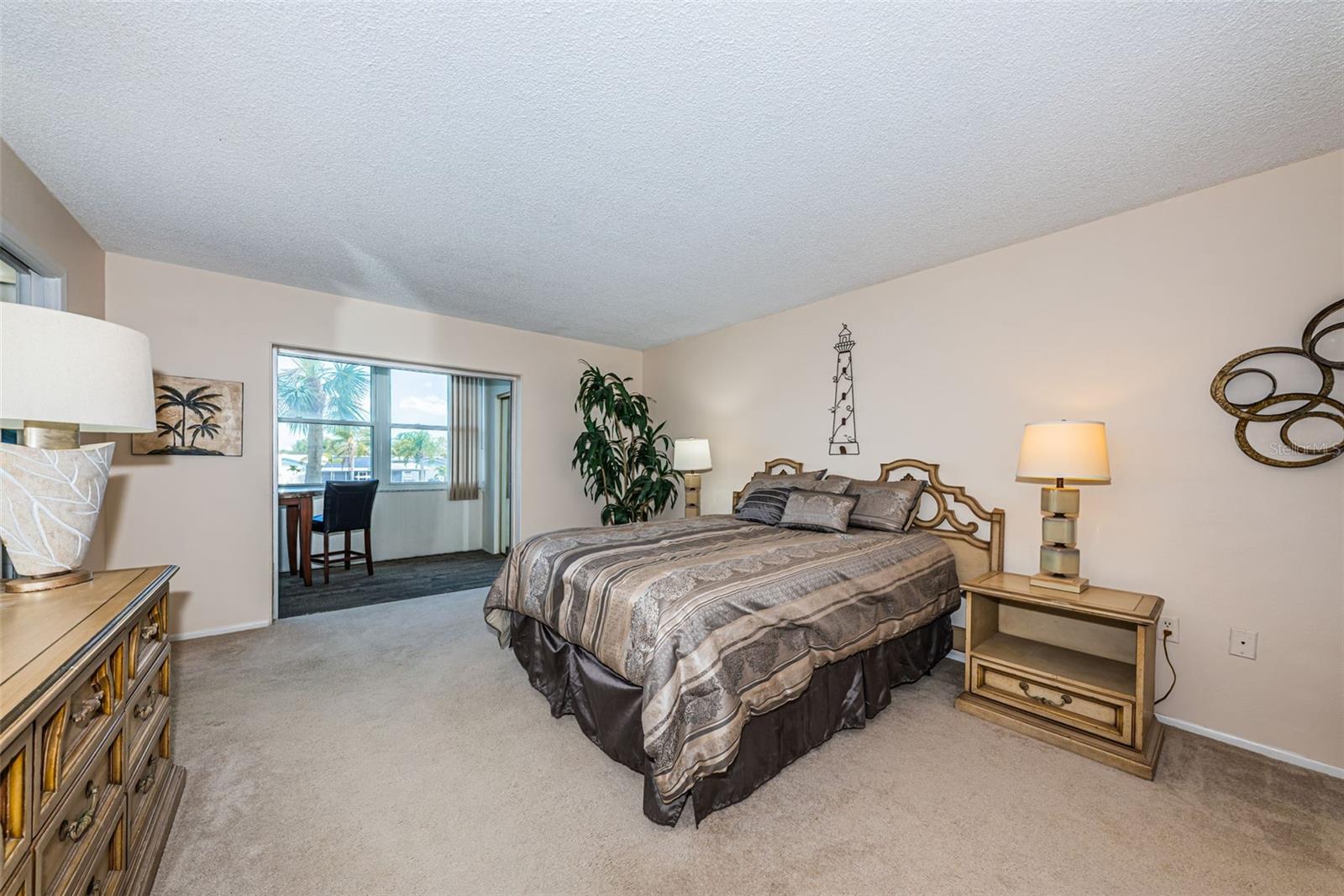 COLUMBIA TOWERS CONDO - Residential