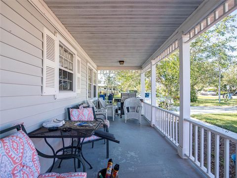 A home in PALMETTO