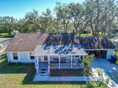 A home in PALMETTO