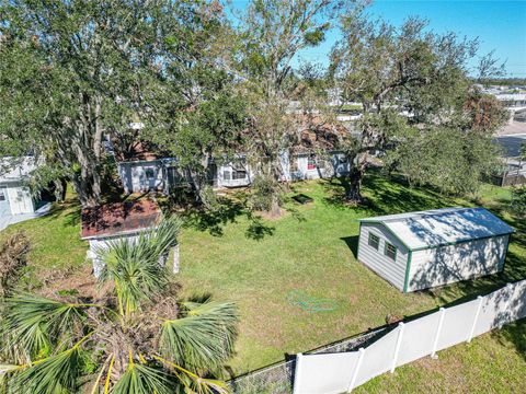 A home in PALMETTO