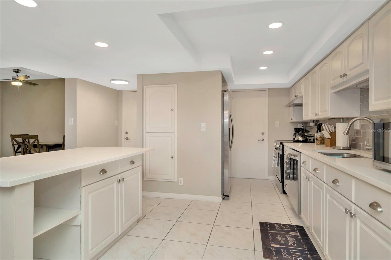 BAY ISLAND GROUP 1 - Residential Lease