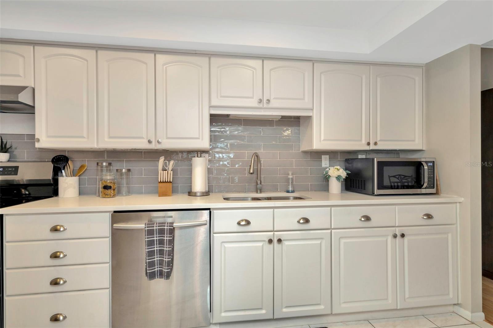 BAY ISLAND GROUP 1 - Residential Lease