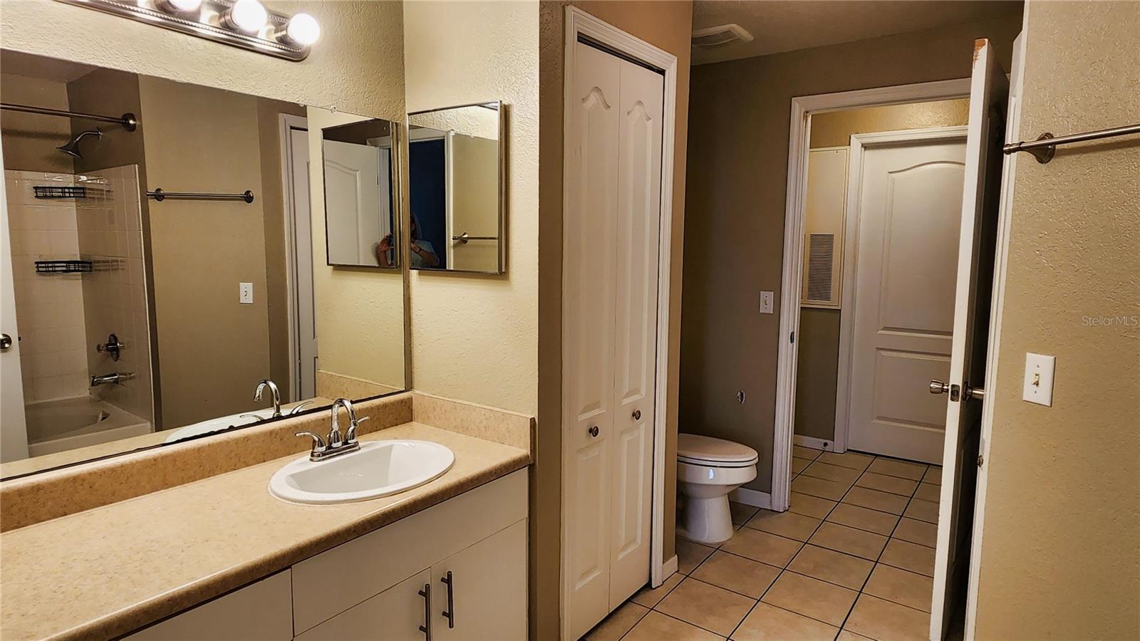 BELLA VILLINO VI - Residential Lease