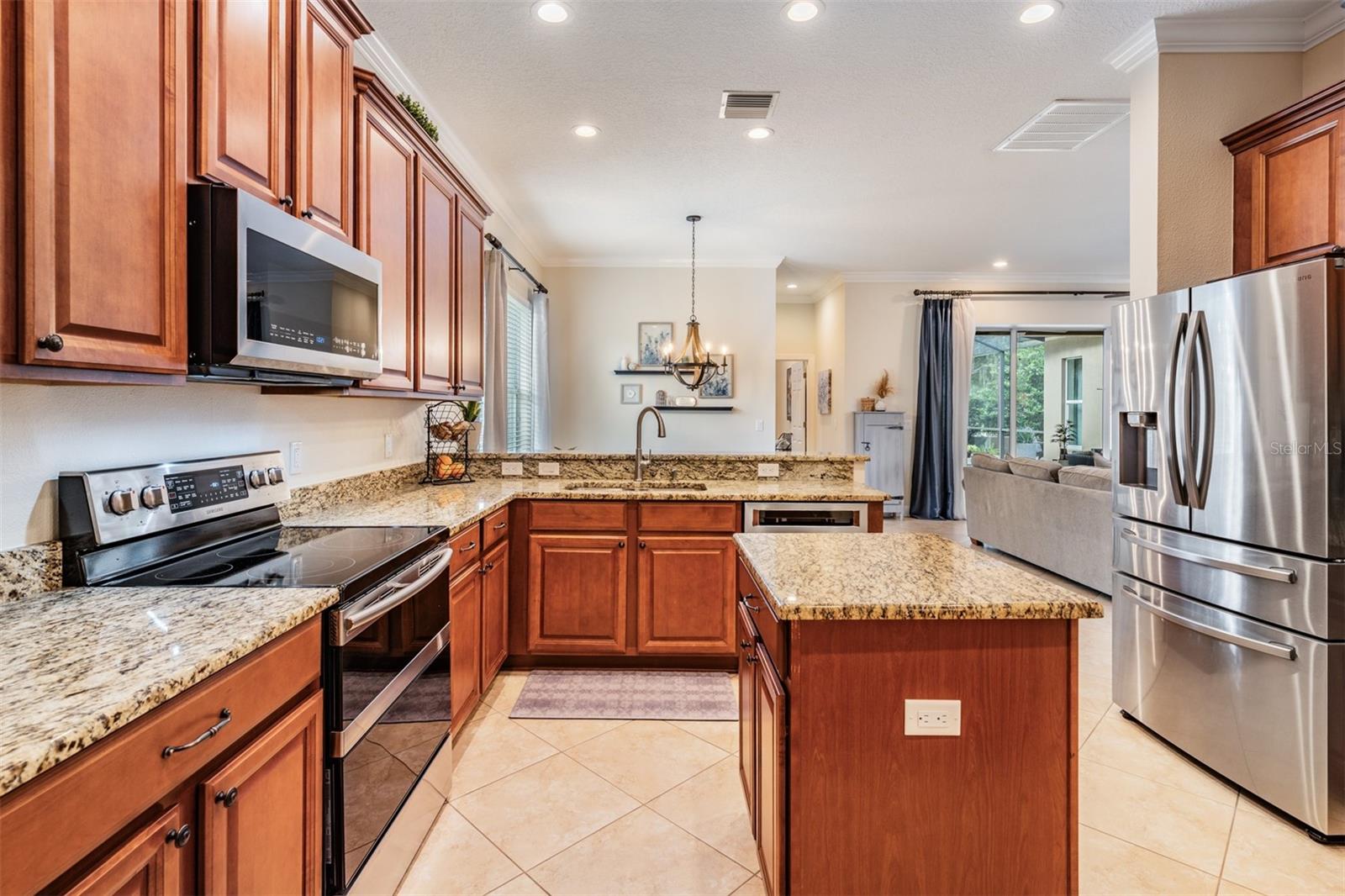 LAKE THOMAS POINTE - Residential