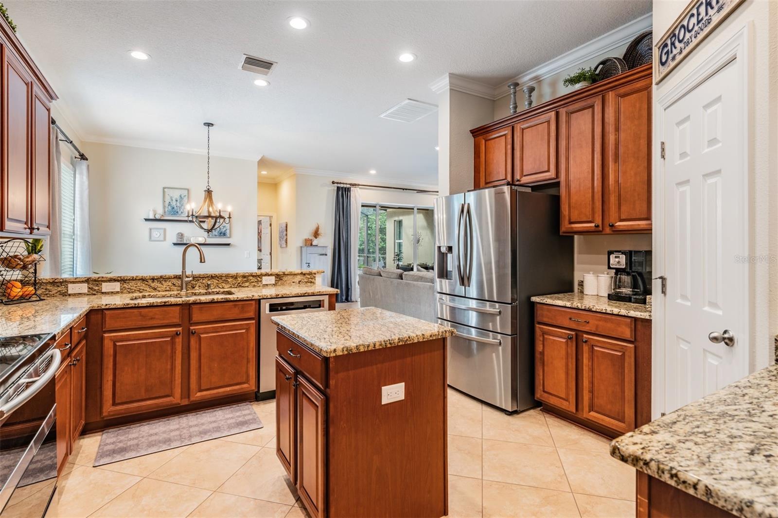 LAKE THOMAS POINTE - Residential